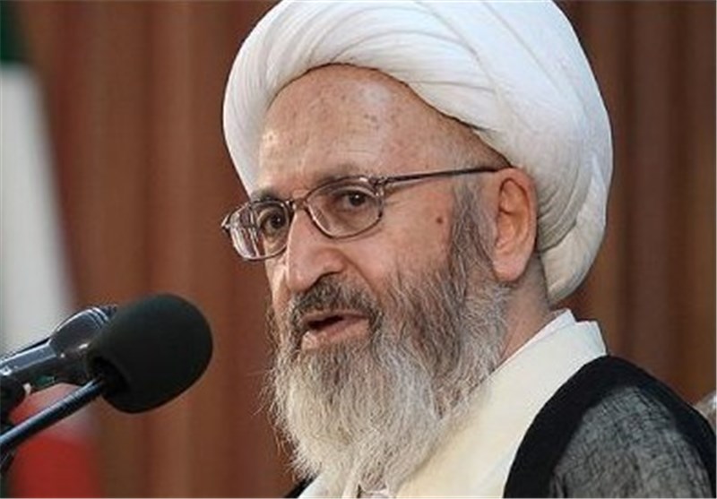 انتقاد آیت‌الله سبحانی از تصادفات زیاد جاده‌ای در ایران