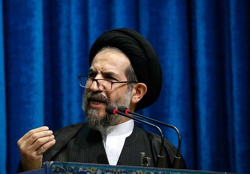 خطیب نماز جمعه تهران: دولت با مردم صادقانه سخن بگوید