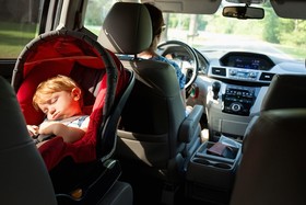 استفاده از صندلی کودک در خودرو‌ها اجباری می‌شود؟
