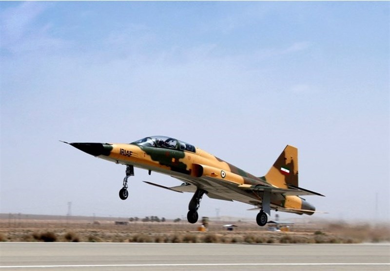 خط تولید انبوه جت جنگنده ایرانی کوثر +تصاویر