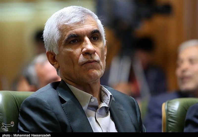 بررسی طرح مستثنی کردن شهردار تهران از قانون منع بازنشستگان