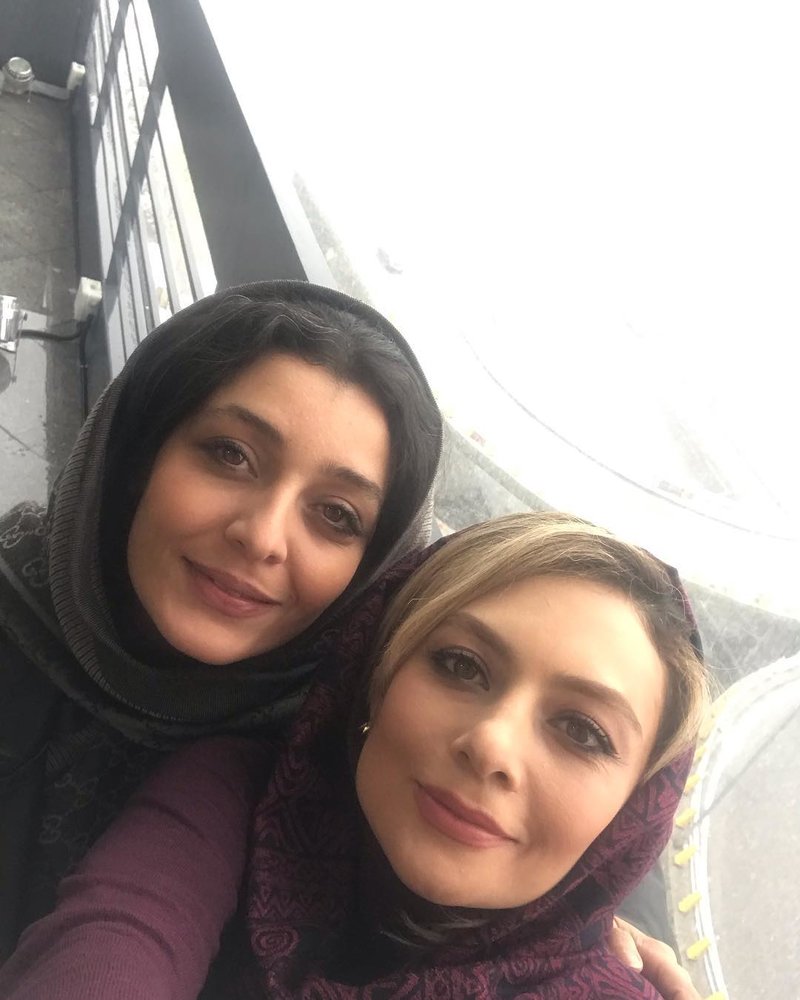 سلفی یکتا ناصر و ساره بیات در روز برفی تهران +عکس