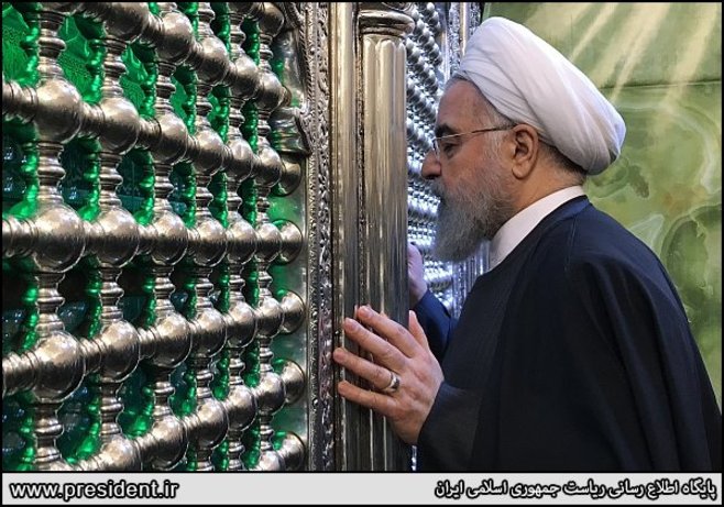 عکس/ رئیس جمهور در حرمین کاظمین