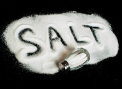 مصرف زیاد نمک نشانه چه بیماری است؟