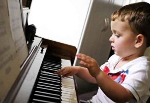موسیقی به تکامل مغز کودکان کمک می‌کند